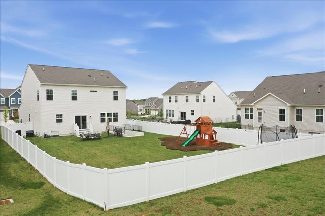37 FELDBERG DR, Charles Town, WV 25414
