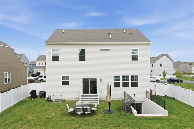 37 FELDBERG DR, Charles Town, WV 25414