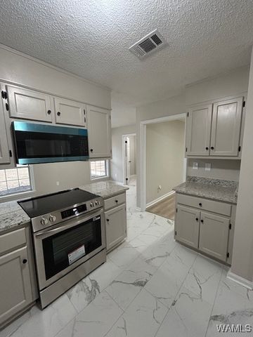 3622 Eagle Cove, Northport, AL 35473