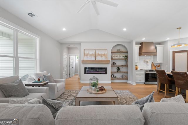 10 Colonial Drive, Carrollton, GA 30117