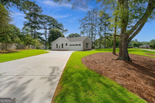 10 Colonial Drive, Carrollton, GA 30117