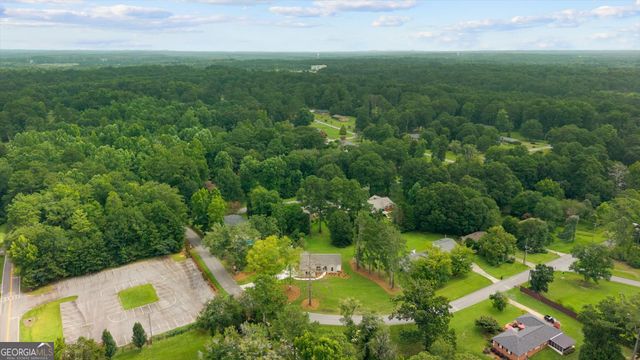 10 Colonial Drive, Carrollton, GA 30117