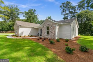 10 Colonial Drive, Carrollton, GA 30117