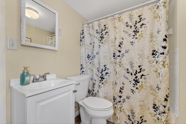 76 Chestnut STREET, Oconomowoc, WI 53066