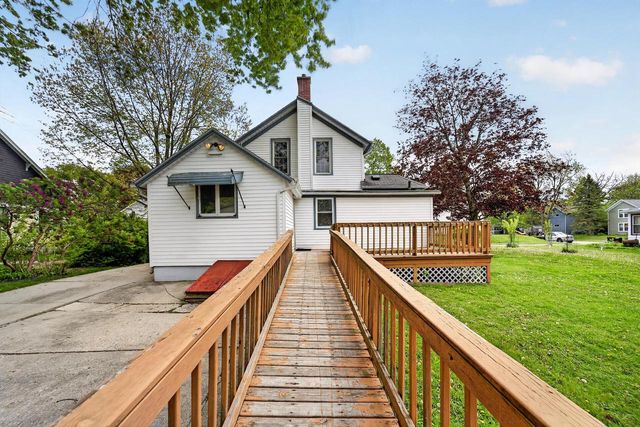 76 Chestnut STREET, Oconomowoc, WI 53066
