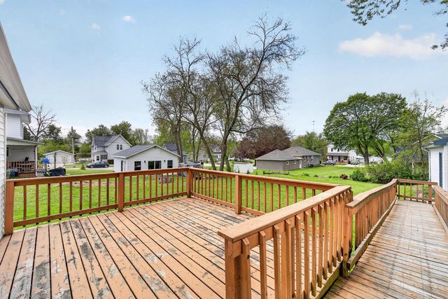 76 Chestnut STREET, Oconomowoc, WI 53066
