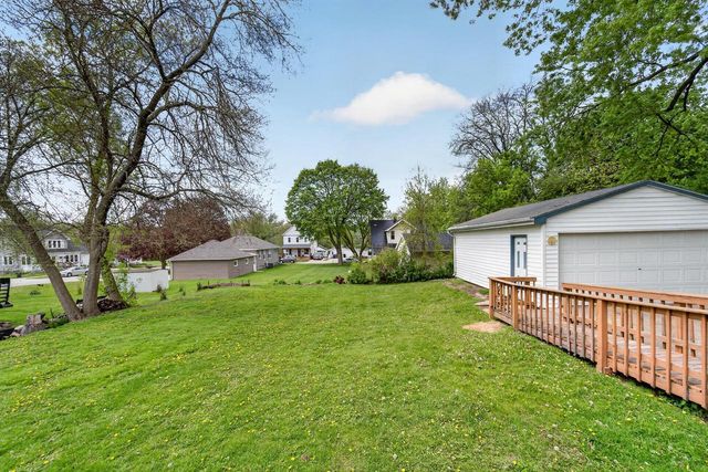 76 Chestnut STREET, Oconomowoc, WI 53066