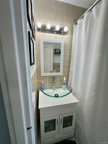 95 N Broadway D2-2, White Plains, NY 10603