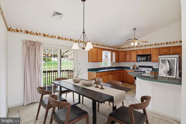 23 BRADFORD ST, Millersville, PA 17551