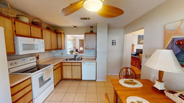 2293 Estate Circle, Navarre, FL 32566