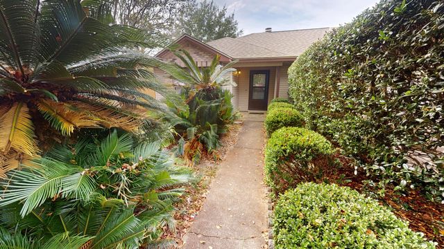 2293 Estate Circle, Navarre, FL 32566