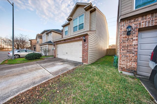 10913 Panther Court, Houston, TX 77099