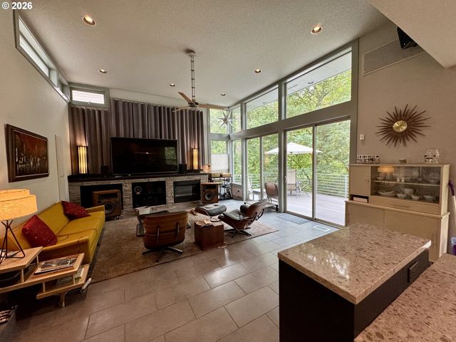 2935 Sw 89TH Ave, Portland, OR 97225