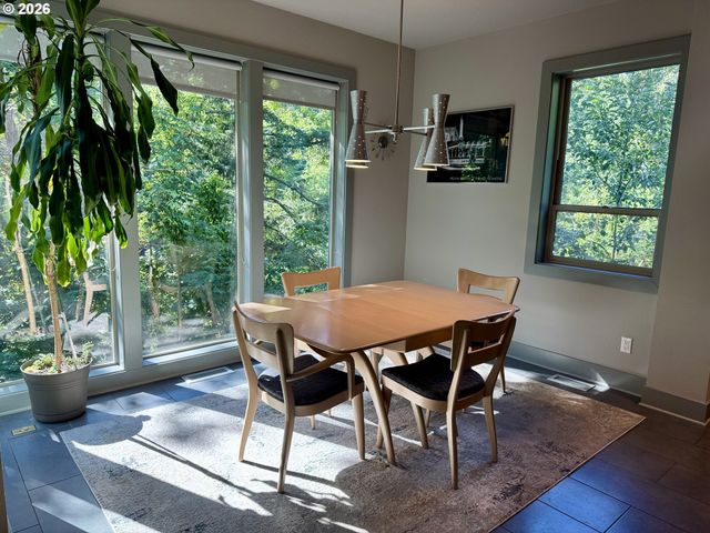 2935 Sw 89TH Ave, Portland, OR 97225