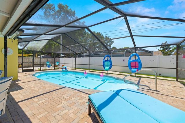502 E LAKE DRIVE, Largo, FL 33771