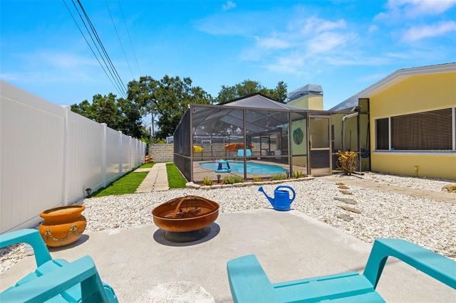 502 E LAKE DRIVE, Largo, FL 33771