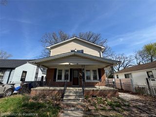 256 W Chicago Avenue, Pontiac, MI 48340