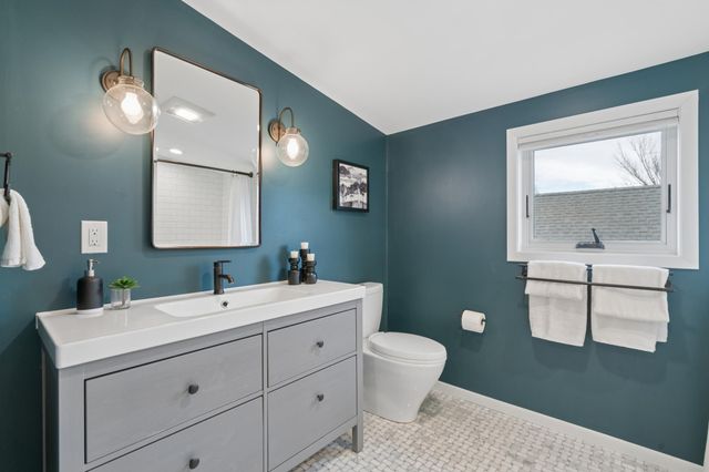 3929 Ewing Avenue S, Minneapolis, MN 55410