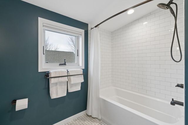 3929 Ewing Avenue S, Minneapolis, MN 55410