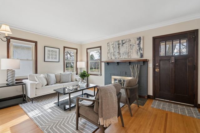 3929 Ewing Avenue S, Minneapolis, MN 55410