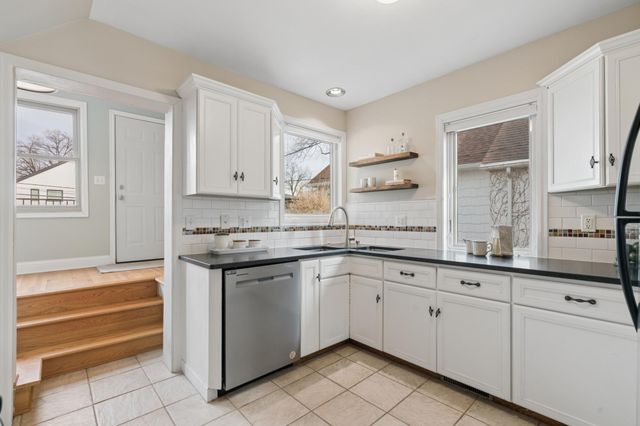 3929 Ewing Avenue S, Minneapolis, MN 55410