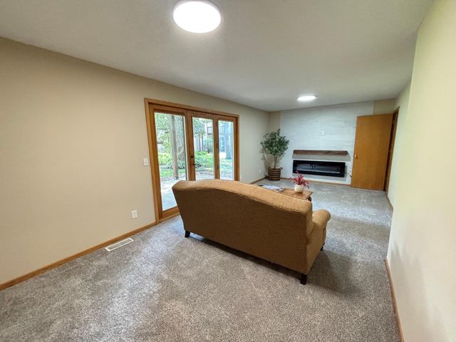 11136 Cottonwood Street NW, Coon Rapids, MN 55448