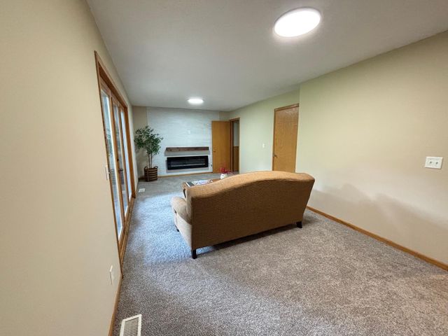 11136 Cottonwood Street NW, Coon Rapids, MN 55448