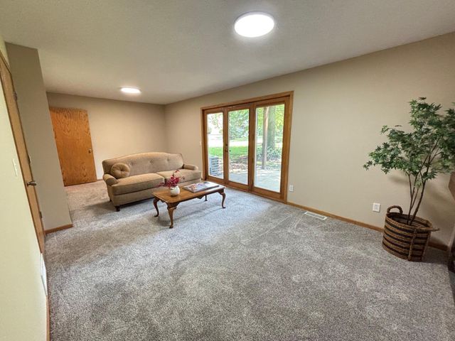 11136 Cottonwood Street NW, Coon Rapids, MN 55448