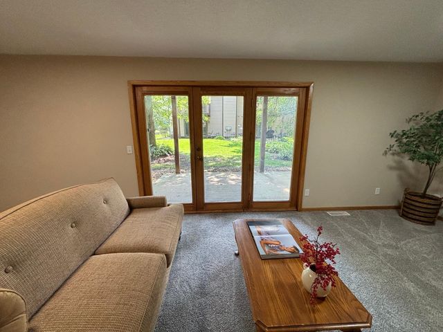 11136 Cottonwood Street NW, Coon Rapids, MN 55448