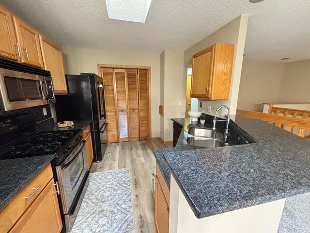 11136 Cottonwood Street NW, Coon Rapids, MN 55448