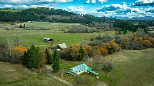 901 Skookum Creek Rd, Usk, WA 99180