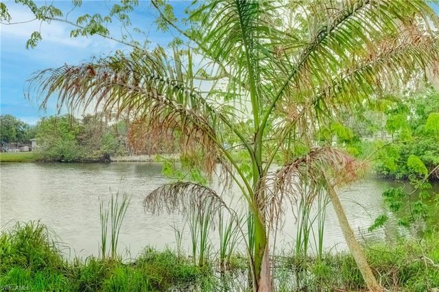 4516 W Alhambra CIR, Naples, FL 34103