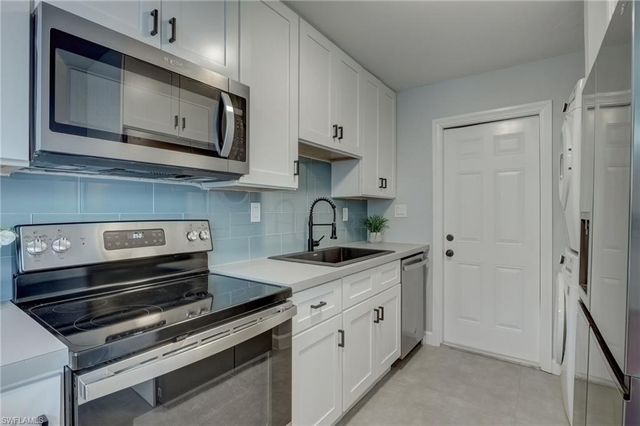 4516 W Alhambra CIR, Naples, FL 34103