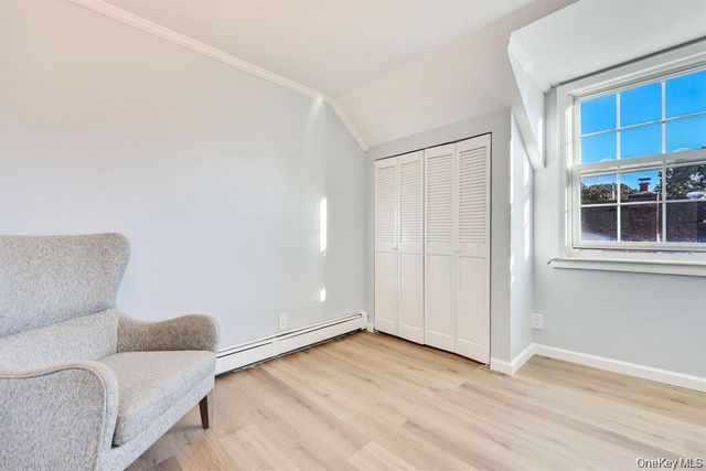 17 Oxford Street, Malverne, NY 11565