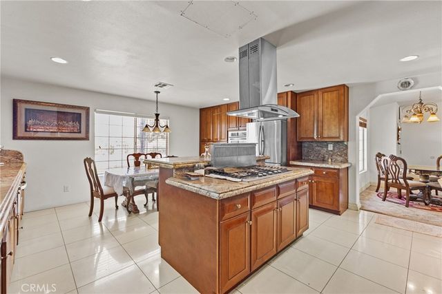 19345 Warren, Riverside, CA 92508