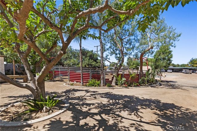 19345 Warren, Riverside, CA 92508