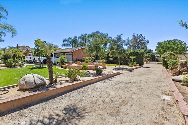 19345 Warren, Riverside, CA 92508