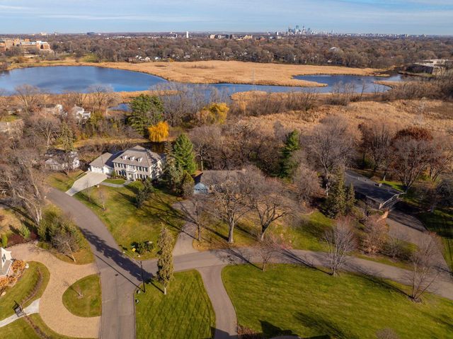 10X Circle E, Edina, MN 55436
