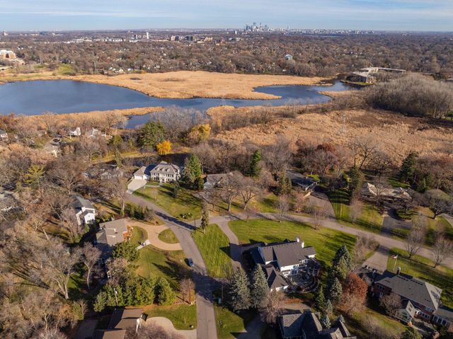 10X Circle E, Edina, MN 55436