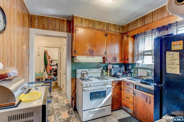 162 Summer Street, Orange, NJ 07050