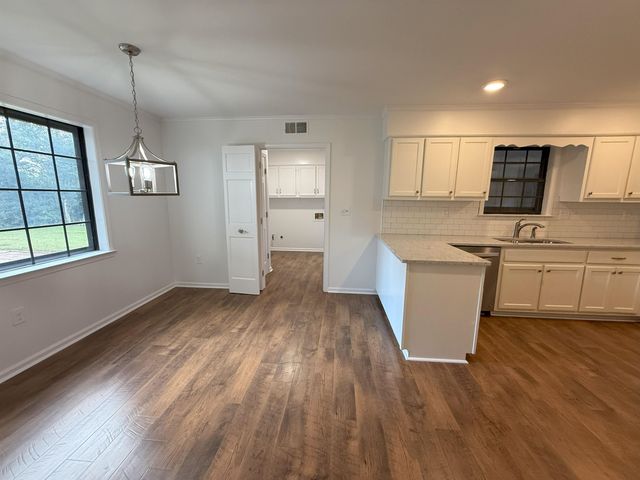 7637 CROSS VILLAGE DR, Germantown, TN 38138