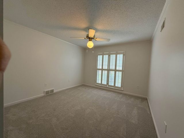 7637 CROSS VILLAGE DR, Germantown, TN 38138