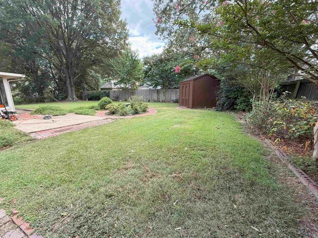 7637 CROSS VILLAGE DR, Germantown, TN 38138