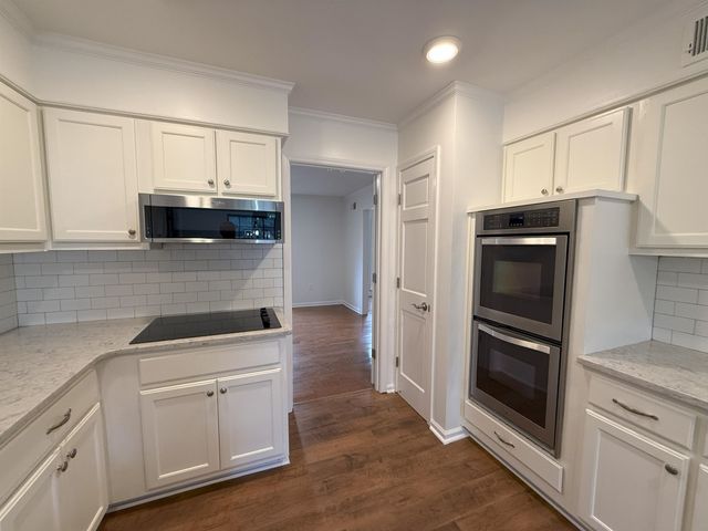 7637 CROSS VILLAGE DR, Germantown, TN 38138