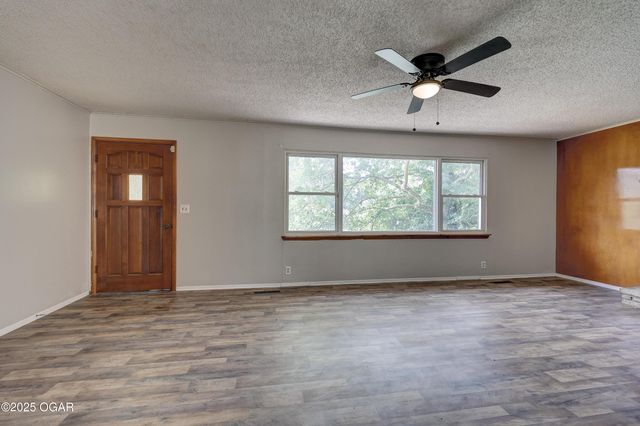 4503 Circle Drive, Joplin, MO 64804