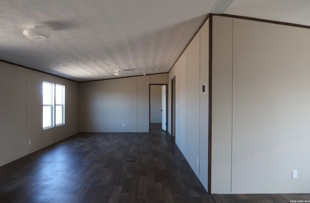 146 Frio Estates Dr, Moore, TX 78057