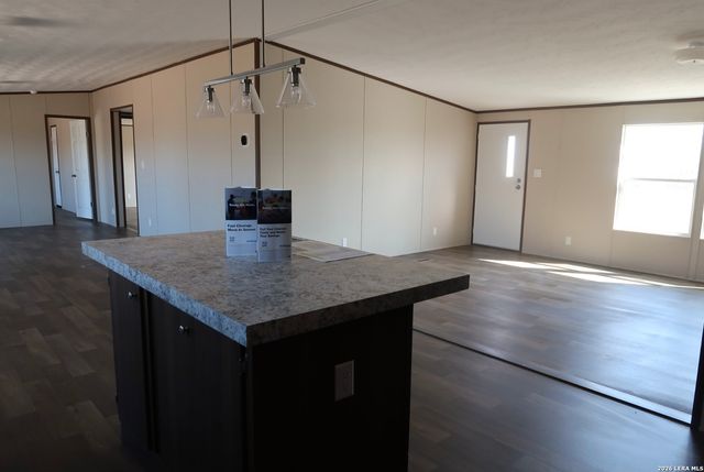 146 Frio Estates Dr, Moore, TX 78057