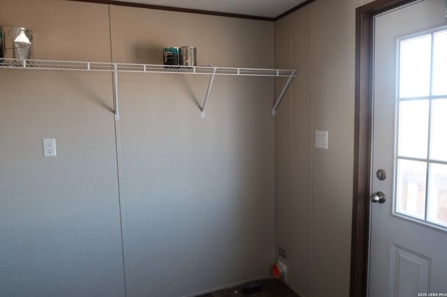 146 Frio Estates Dr, Moore, TX 78057