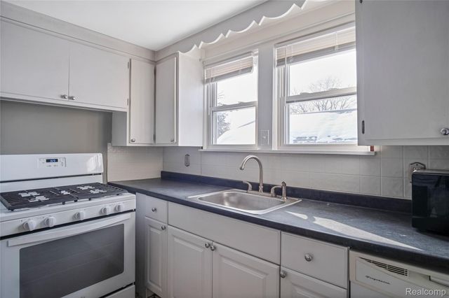 406 W 12 Mile, Royal Oak, MI 48073