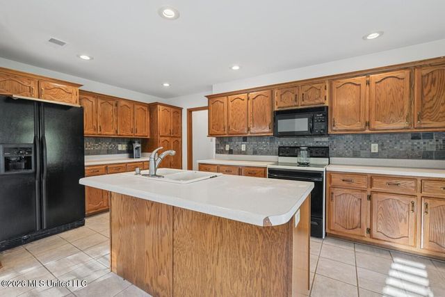5450 Dean Road, Lake Cormorant, MS 38641